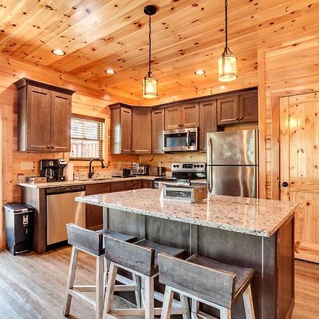 Gatlinburg Cabin With Private Hot Tub By Staycating المظهر الخارجي الصورة