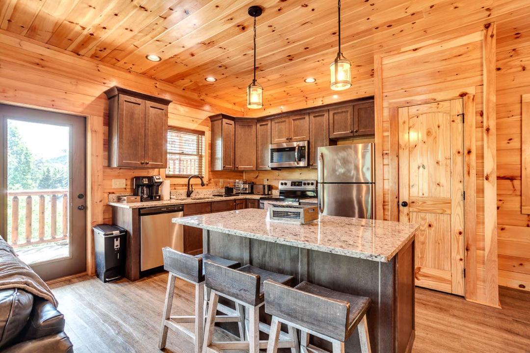 Gatlinburg Cabin With Private Hot Tub By Staycating المظهر الخارجي الصورة