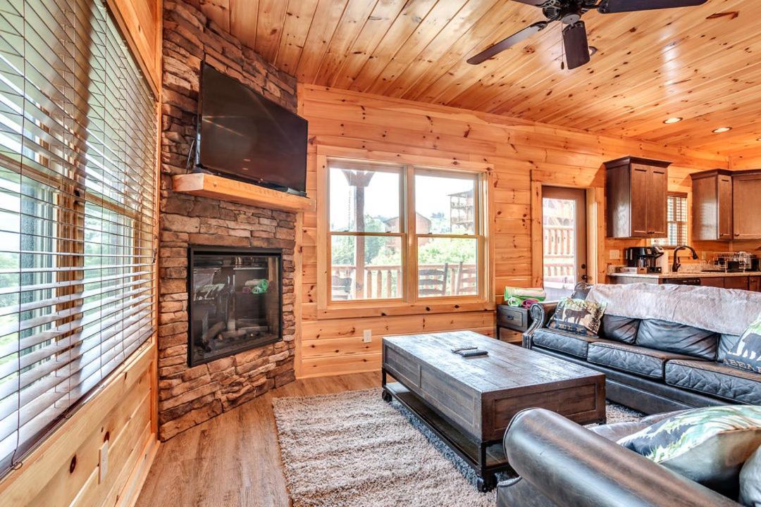 Gatlinburg Cabin With Private Hot Tub By Staycating المظهر الخارجي الصورة