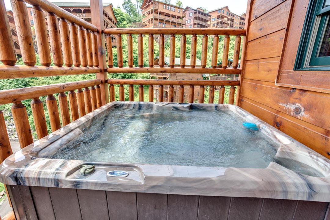 Gatlinburg Cabin With Private Hot Tub By Staycating المظهر الخارجي الصورة