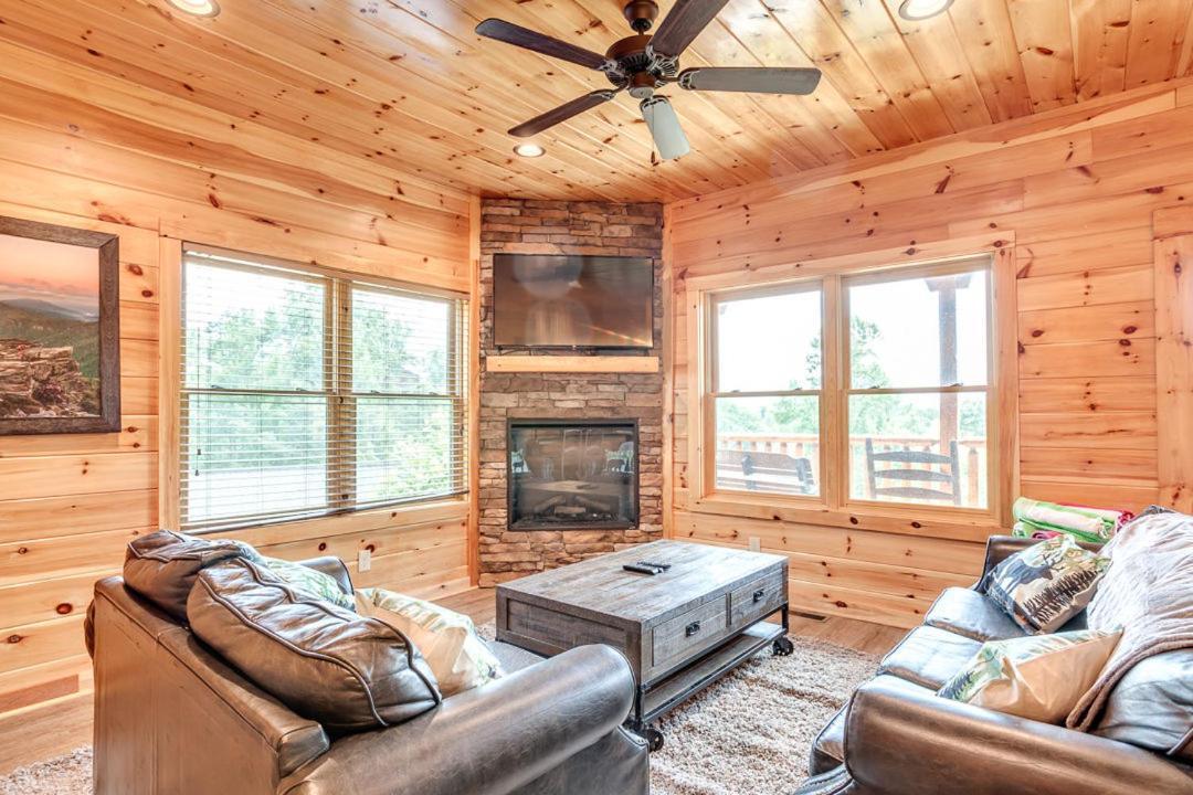 Gatlinburg Cabin With Private Hot Tub By Staycating المظهر الخارجي الصورة