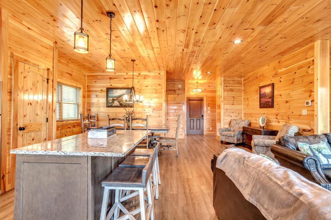 Gatlinburg Cabin With Private Hot Tub By Staycating المظهر الخارجي الصورة