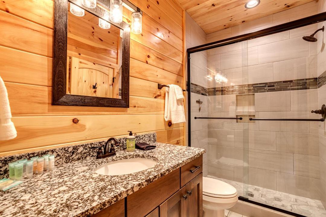 Gatlinburg Cabin With Private Hot Tub By Staycating المظهر الخارجي الصورة