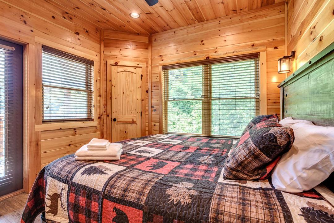 Gatlinburg Cabin With Private Hot Tub By Staycating المظهر الخارجي الصورة