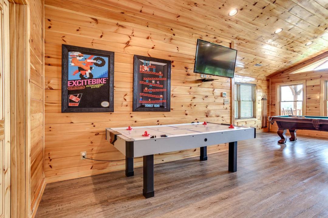 Gatlinburg Cabin With Private Hot Tub By Staycating المظهر الخارجي الصورة